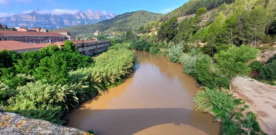 El Llobregat y otros ríos de color chocolate