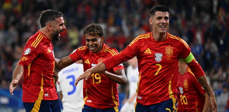 España atropella a Italia de camino a los octavos de final de la Eurocopa
