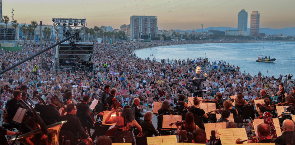 “Viva! Barcelona!”, la OBC y el Orfeó rompen 24.000 corazones con Mercury y Caballé en el recuerdo