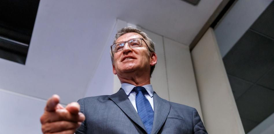 Feijóo exige a Vox que no entorpezca el cambio político en España ayudando a Sánchez