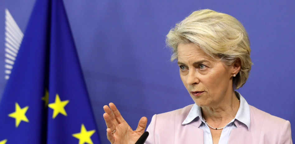 Ursula von der Leyen reparte sus cartas para asegurarse un segundo mandato
