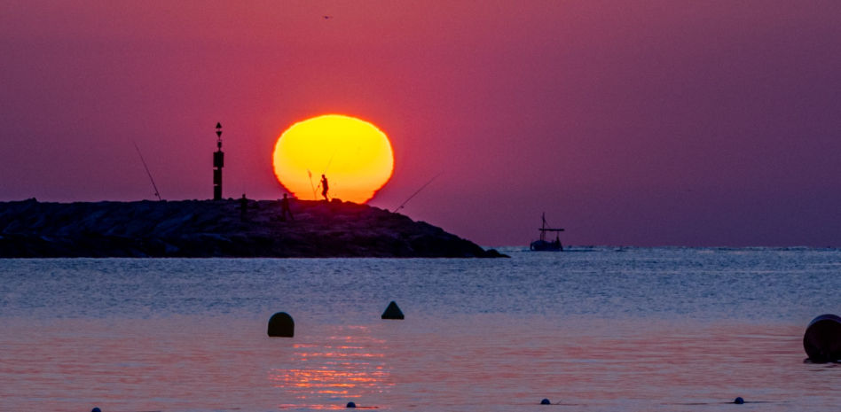 El mágico sol de los pescadores de las Medas