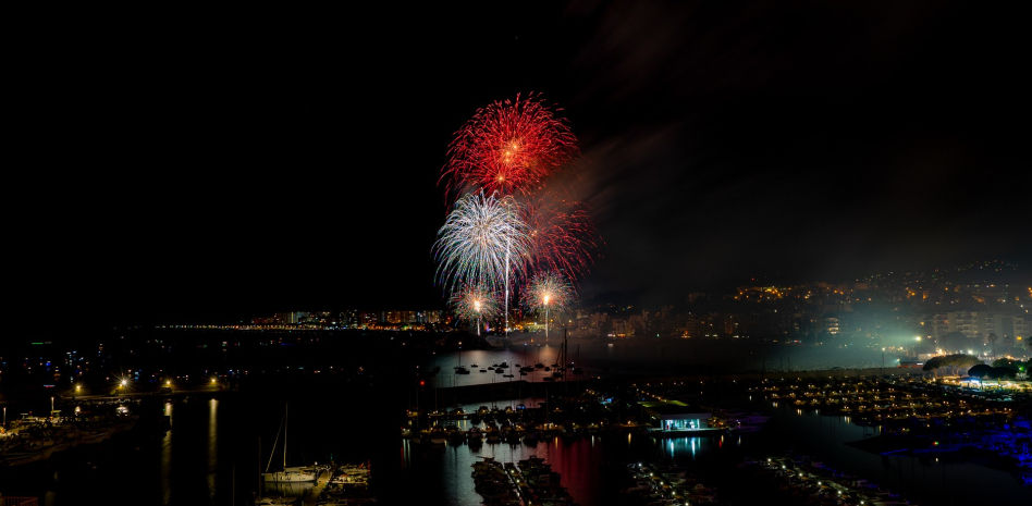 La noche de Blanes se llena de fuegos artificiales