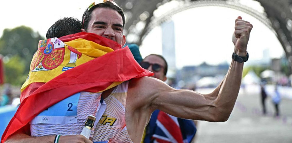 Oro español en el relevo mixto de marcha: se llama triple corona