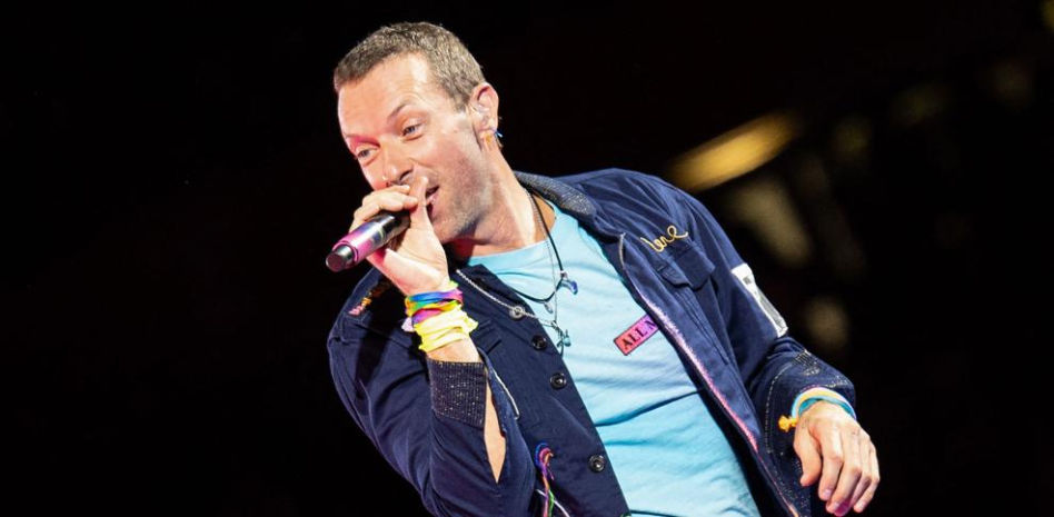 Chris Martin le hace un homenaje a Taylor Swift cantando sus canciones en Viena