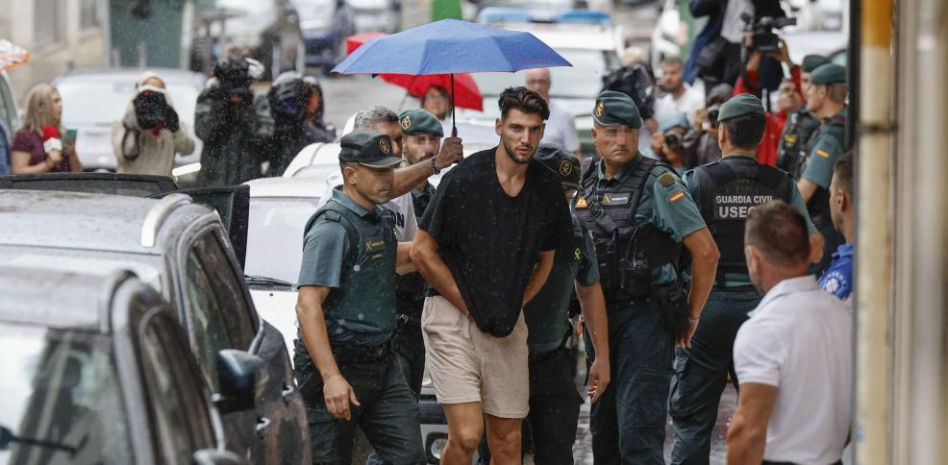 Rafa Mir, en libertad provisional con medidas cautelares tras declarar ante la jueza