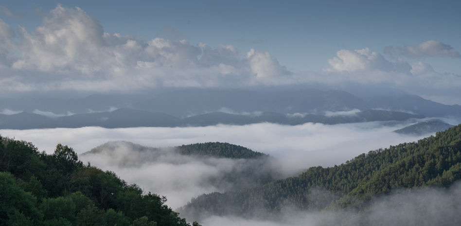 El espectáculo de las montañas humeantes