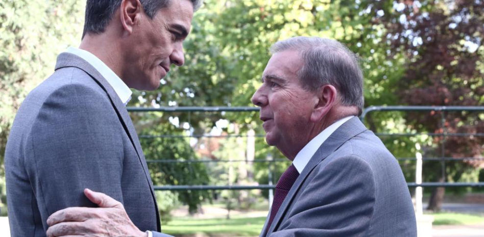 Sánchez recibe a Edmundo González y advierte que “España trabaja por la democracia y los derechos fundamentales” en Venezuela