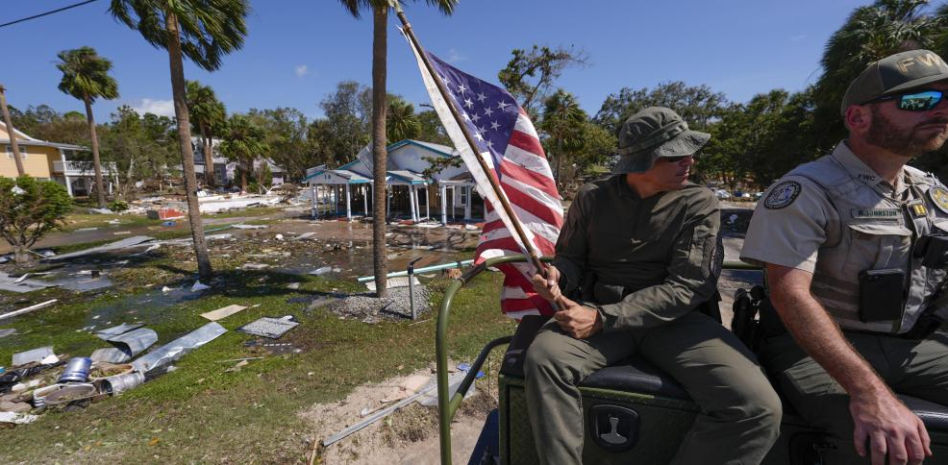 El huracán ‘Helene’ devasta EE.UU.: al menos 100 muertos, 600 desaparecidos y casas destrozadas