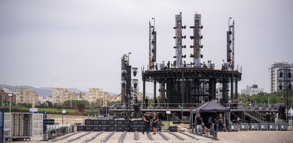 El faro efímero que iluminará la apertura de la Copa del América, a punto