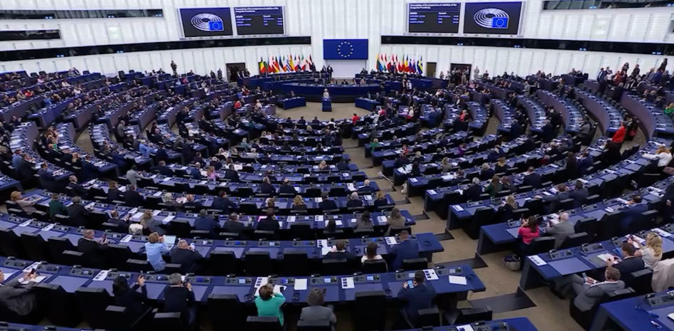 Un grupo de eurodiputados canta el 'Bella Ciao' tras el discurso xenófobo de Viktor Orbán