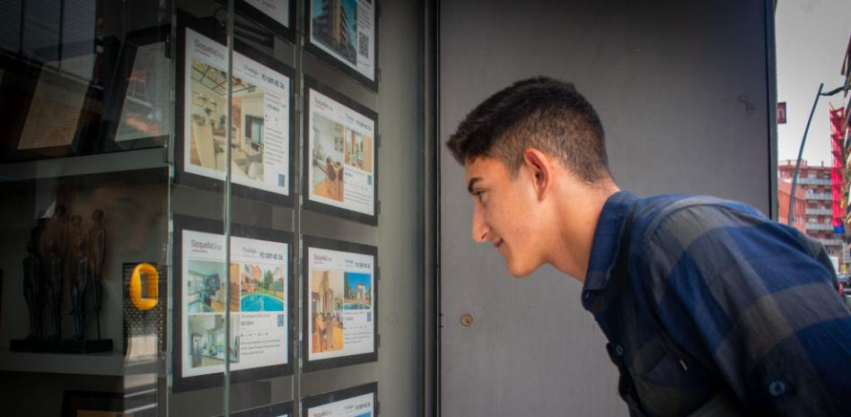 Catalunya dará ayudas a jóvenes para la entrada de un piso pero topará los precios