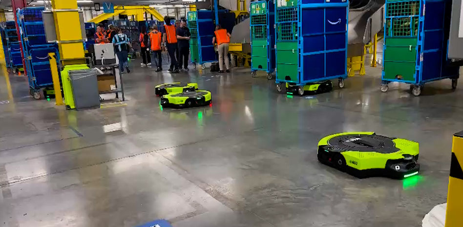 Amazon abre su primer gran centro logístico operado por una IA y robots