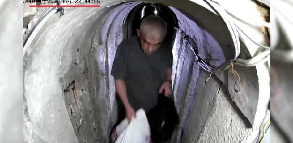 Un vídeo muestra a Yahya Sinuar huyendo a un túnel horas antes de la masacre del 7 de octubre