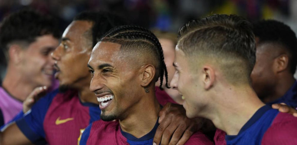 El Barça somete al Bayern con un Raphinha descomunal