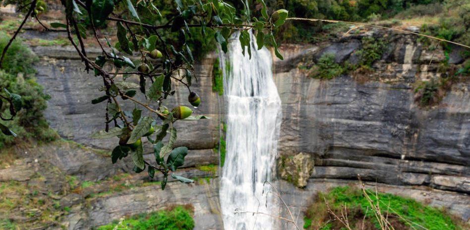 La lluvia recrea la cascada del Salt del Cabrit