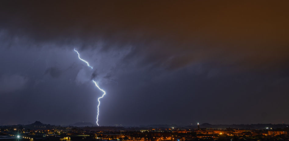 Impactante noche de tormenta eléctrica