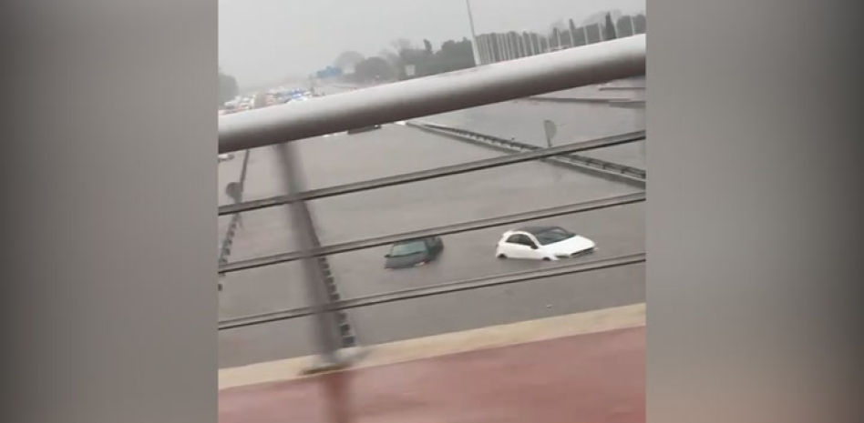 Las intensas lluvias inundan partes de Castelldefels y Gavà