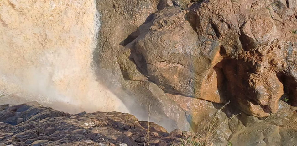 El Llobregat desborda la Resclosa del Cairat