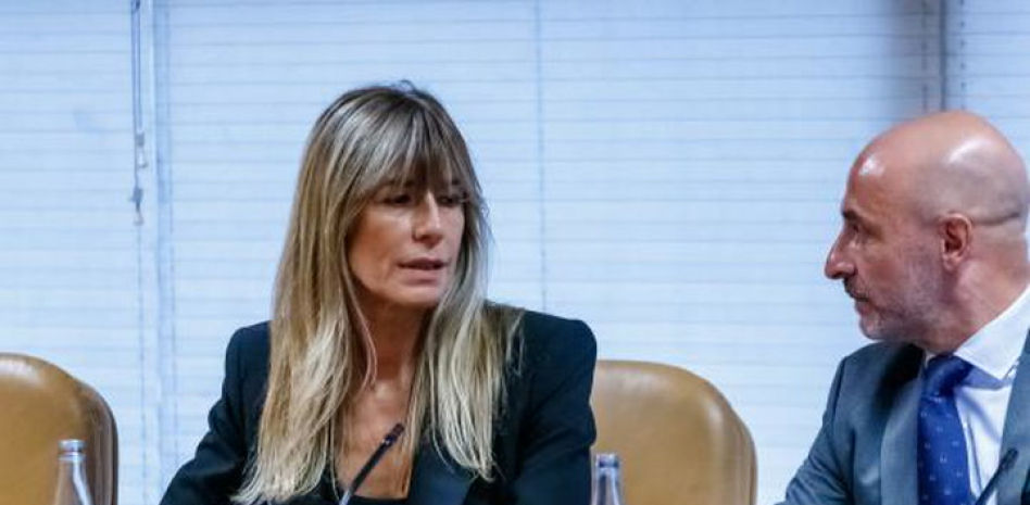 Begoña Gómez denuncia un “objetivo político” en su comparecencia en la Asamblea y se niega a declarar