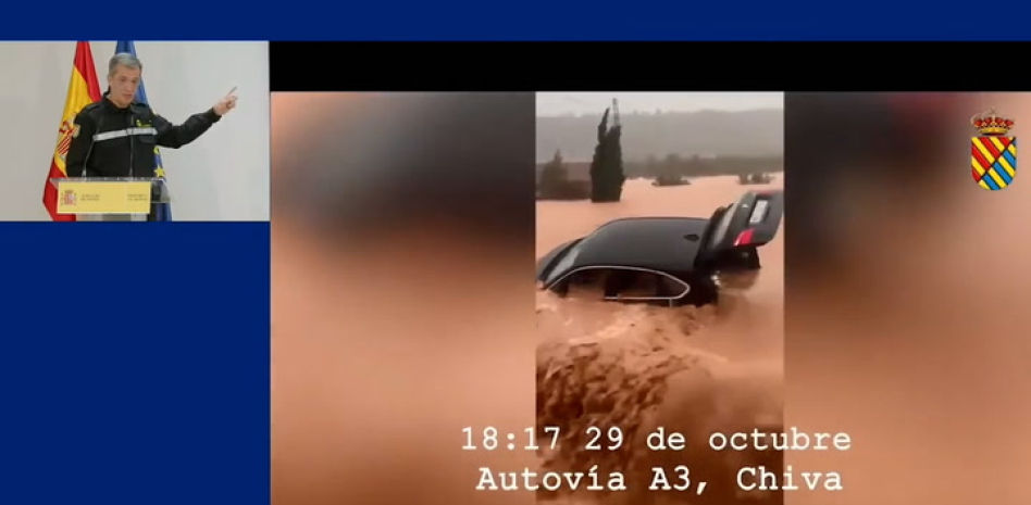 Las imágenes de los primeros rescates de la UME: “Nos anticipamos a las órdenes oficiales”