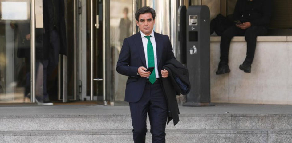 El juez del caso Begoña Gómez imputa al exconsejero madrileño Juan José Güemes