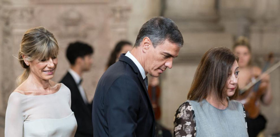 Peinado rastrea las cuentas de Begoña Gómez y reclama el régimen económico con Sánchez