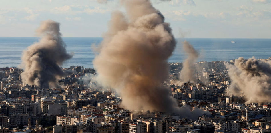 Israel lanza un ataque masivo en todo Beirut mientras se debate el alto al fuego en Tel Aviv