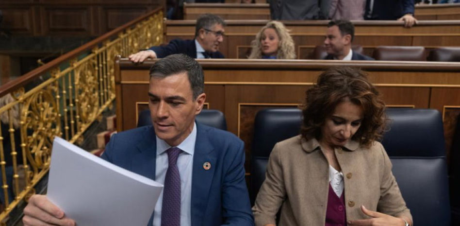 Sánchez anuncia ayudas por valor de 2.274 millones para la reconstrucción y apunta a Mazón