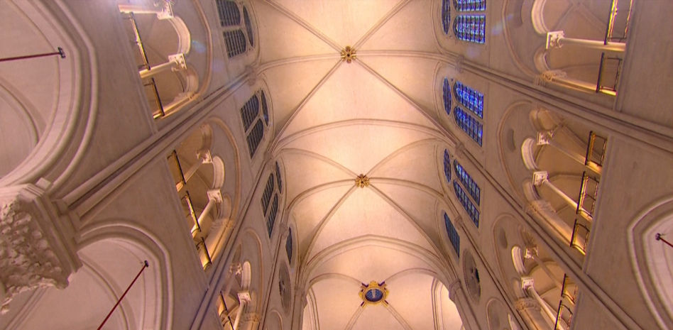 Recorrido por el interior restaurado de Notre Dame