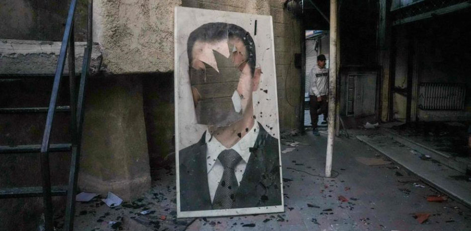 El caos se apodera de Damasco, una ciudad sin alimentos, gasolina ni internet