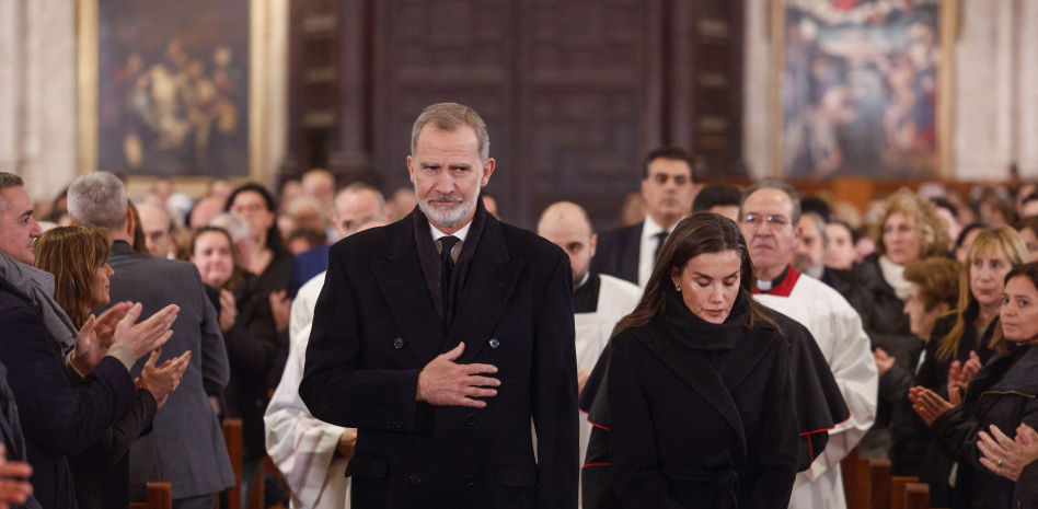 Tregua política y malestar social en el funeral por las 222 víctimas de la DANA de Valencia
