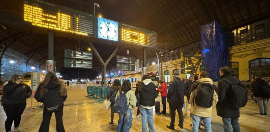 Alicante recupera la conexión en tren con València y Barcelona tras la dana de octubre