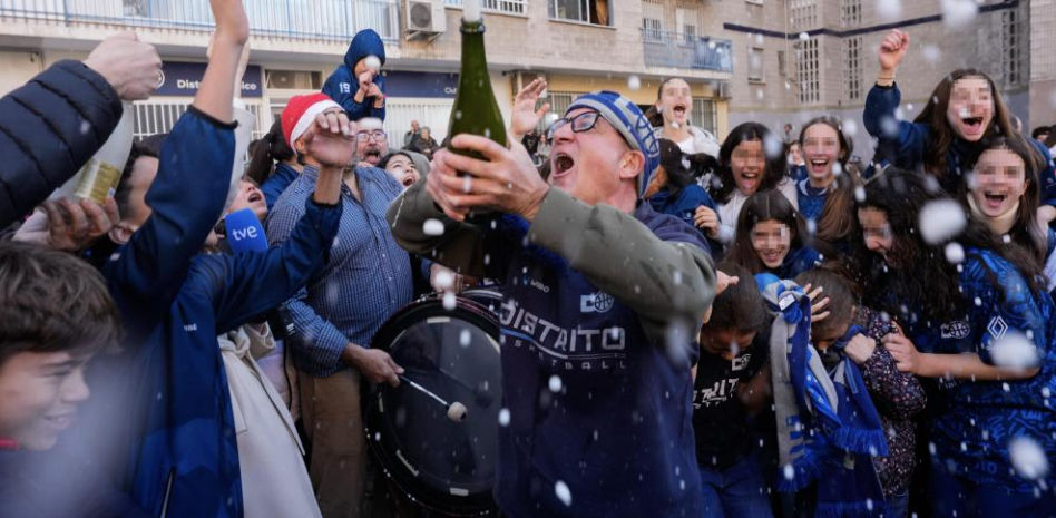 El Gordo llega de rebote a un club de baloncesto de San Blas (Madrid), humilde y diverso