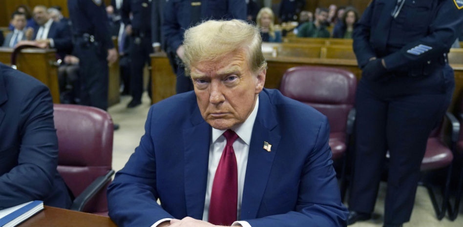 Trump recibe una sentencia simbólica por el caso Stormy Daniels y se convertirá en el primer presidente criminal