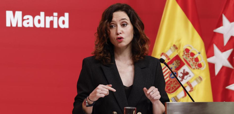 Ayuso inicia otra pugna judicial con Sánchez por la placa que recordaría las torturas franquistas en la Casa de Correos