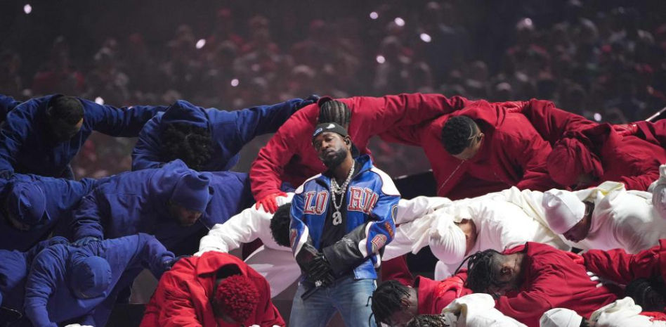 Kendrick Lamar desafía al supremacismo en la Super Bowl