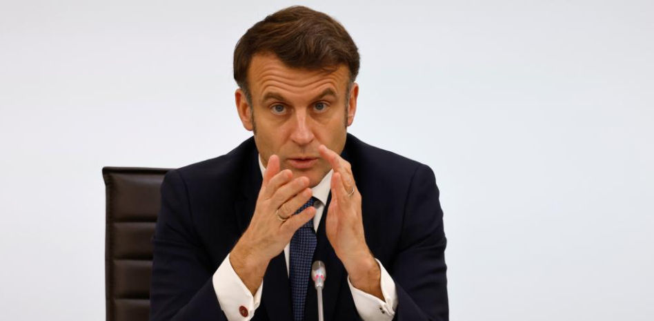 Macron convoca de urgencia a las grandes potencias europeas para responder a Trump