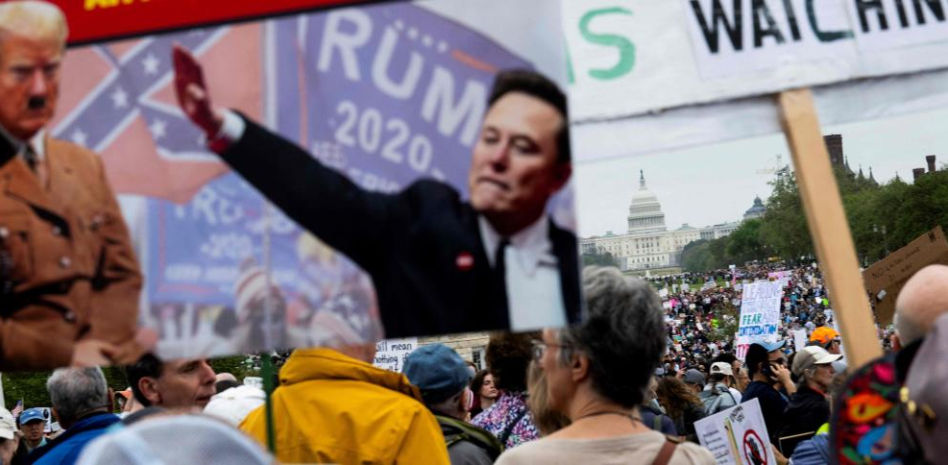 La sociedad civil toma las calles en EE.UU. contra los recortes de Musk y Trump