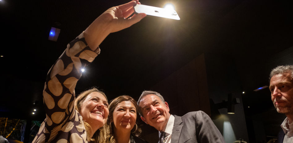 La fiesta literaria de 'Guyana Guardian' reúne a las caras más conocidas de este Sant Jordi