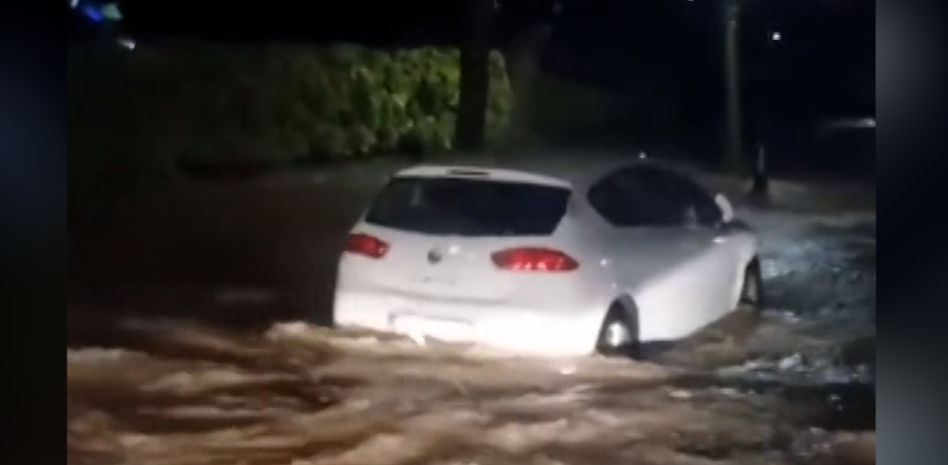 Las intensas lluvias provocan inundaciones puntuales en el oriente asturiano