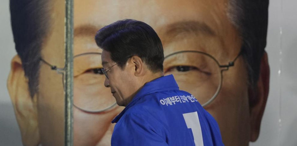 Corea del Sur busca presidente para apartarse del abismo