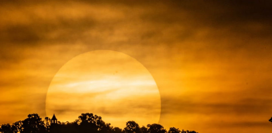 El sol naciente del santuario de Cabrera
