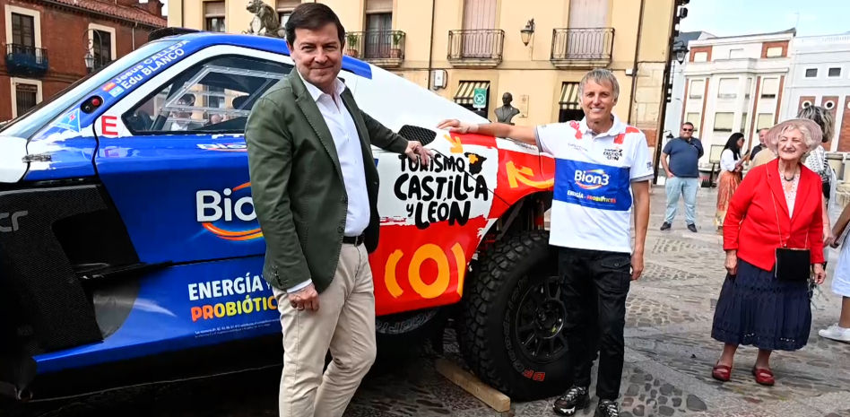 Jesús Calleja presenta su coche “pata negra” para competir en el Dakar 2026
