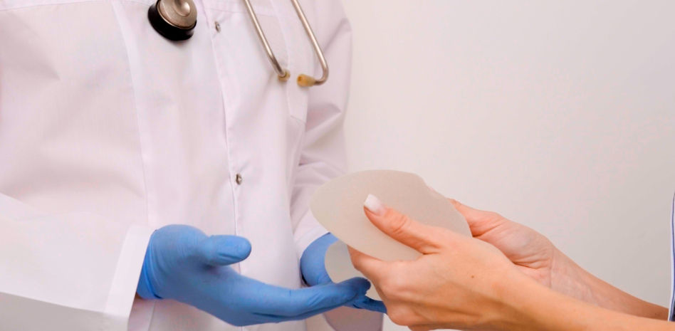 Prótesis mamarias: ¿Mejor delante o detrás del músculo?