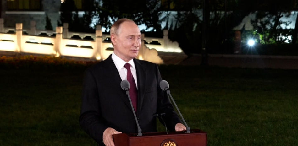 El presidente ruso Putin responde a una pregunta sobre su conversación con Xi sobre la inmortalidad