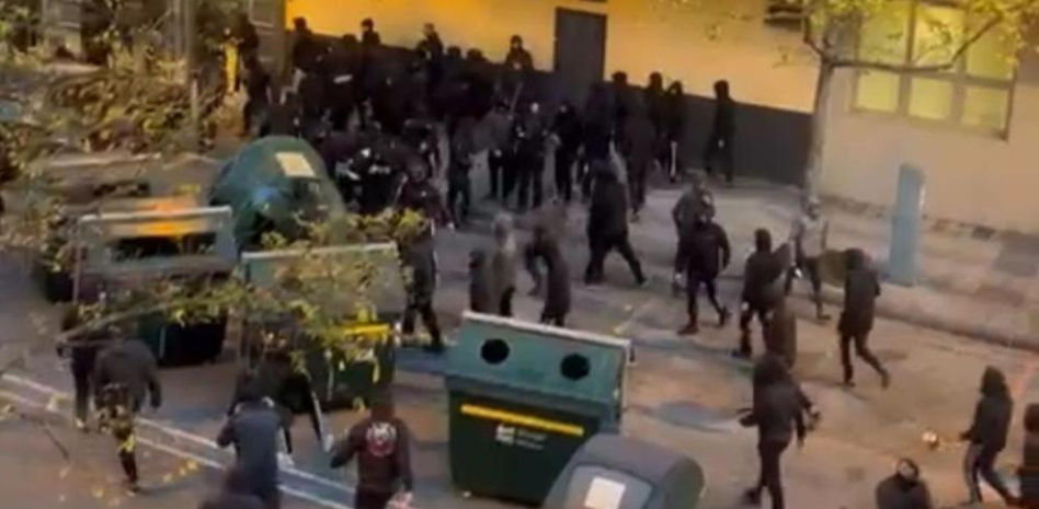 Incidentes en Pamplona en la manifestación contra el acto de Vito Quiles, finalmente suspendido