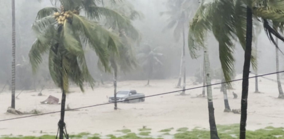 El tifón Kalmaegi causa estragos y muertes en Filipinas