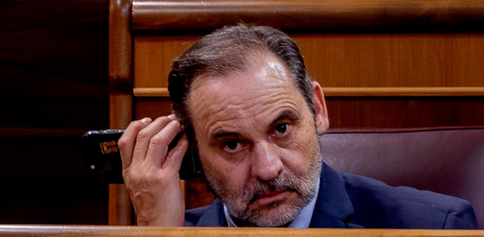 Ábalos dispara un misil contra Sánchez y confirma su cita con Otegi: “Esa entrevista existió”