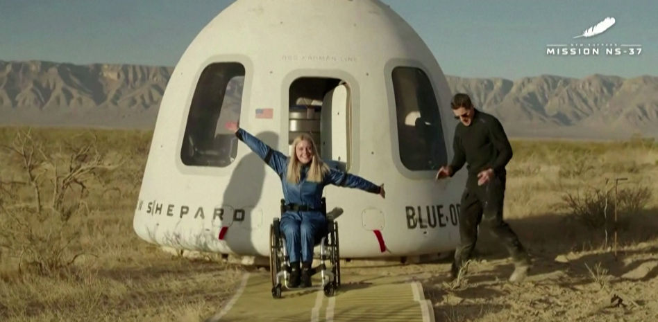 Una ingeniera alemana se convierte en la primera persona en silla de ruedas en viajar al espacio